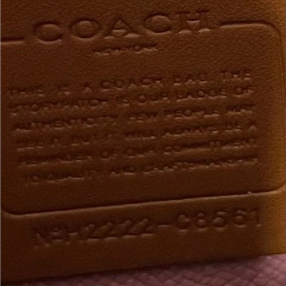 Coach Willow Tote. No Crossbody Strap. - Picture 6 of 9